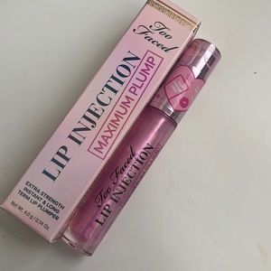 Too Faced Lip Injection Maximum Plump